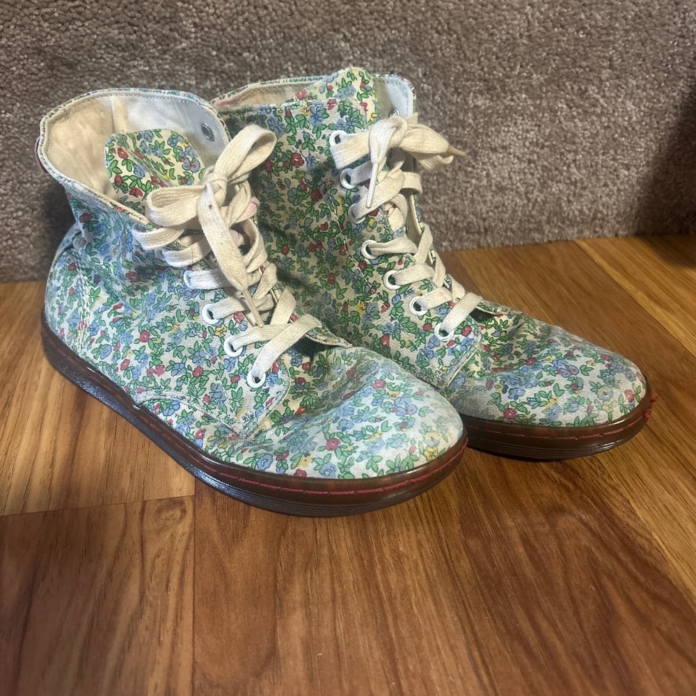 SOLD! Dr Martens Floral Canvas Boot Size 8